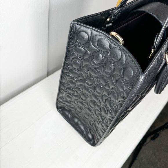 Coach Maggie Tote Large Signature Embossed Leather Black Gold Hardware NWT - Picture 2 of 14